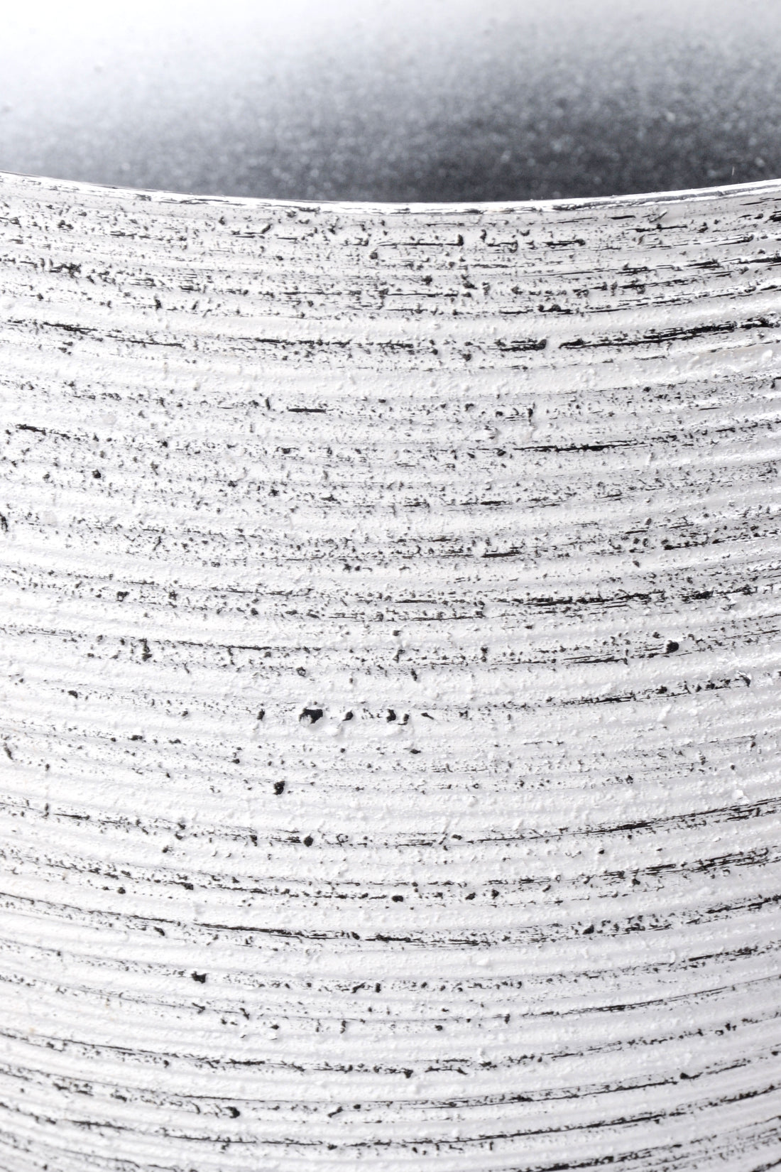 15.5" x 12"  Round Pot White/Grey