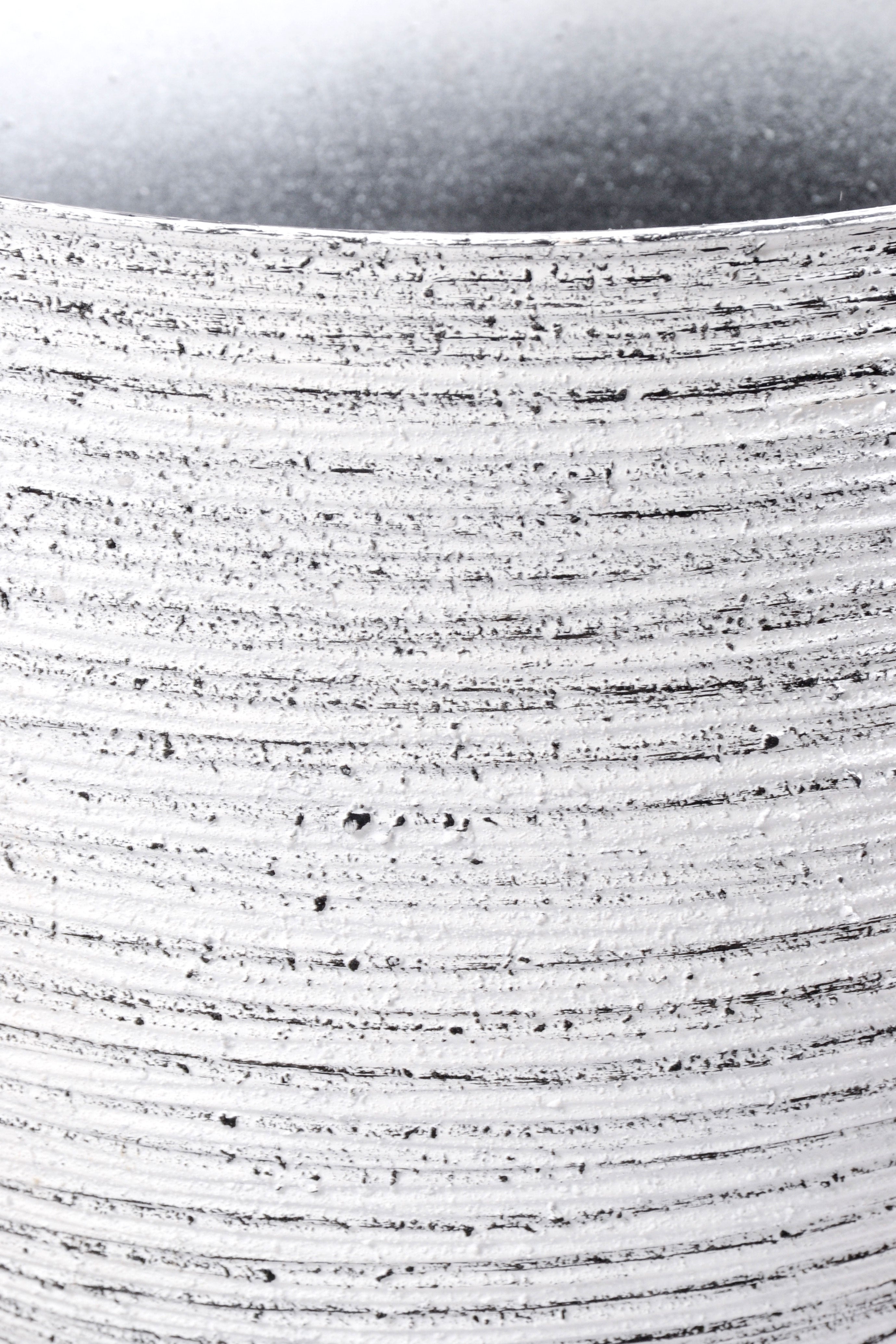 15.5" x 12"  Round Pot White/Grey