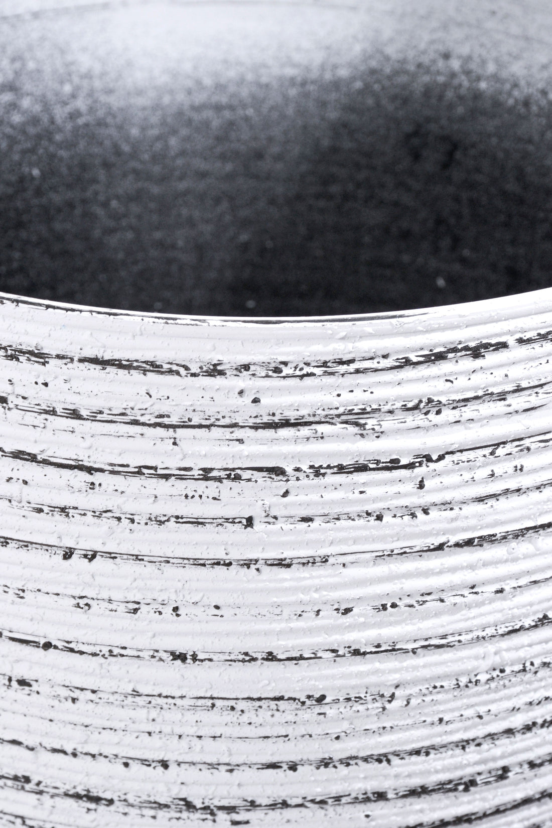 12" x 9"  Round Pot Grey/Black