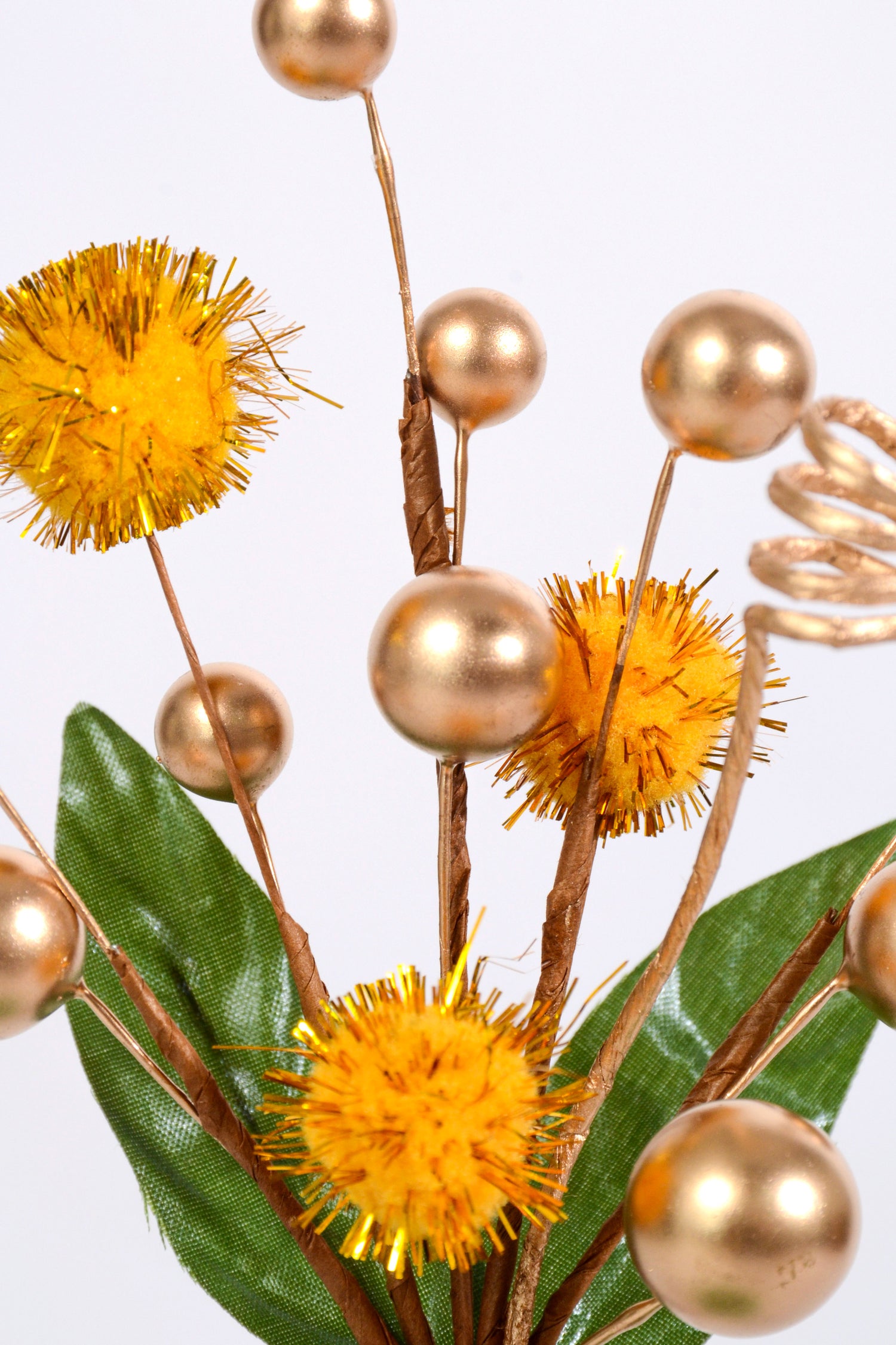 7.5" Berry Pompom Pick Gold