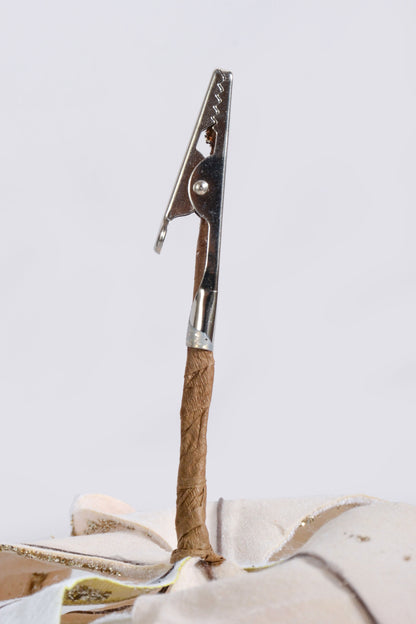 8" Magnolia Pick Gold