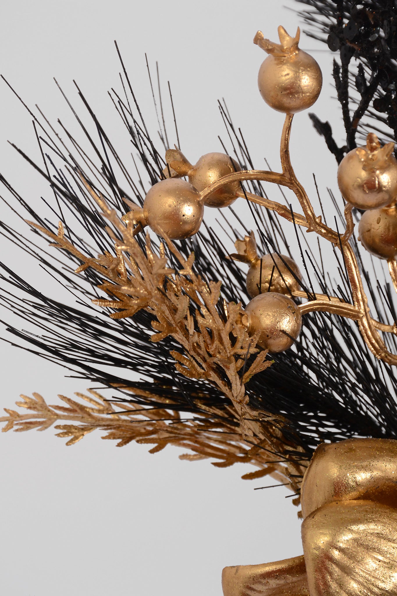24" Magnolia Twig Pine Gold/Black
