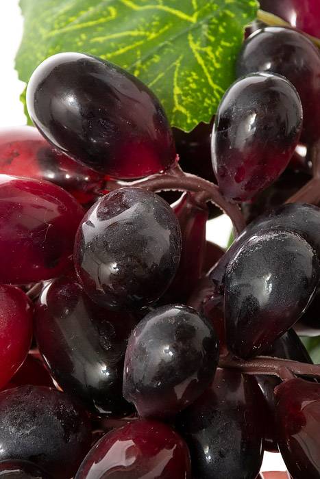 18" Grape Cluster W/leaves Burgundy
