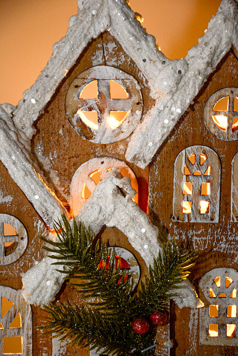 10" Wooden House With Lights Brown/White