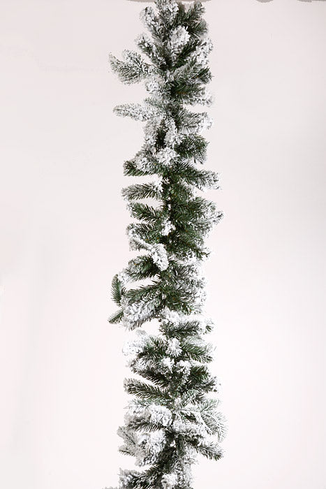 9Ft Snowy Pine Garland Green/White