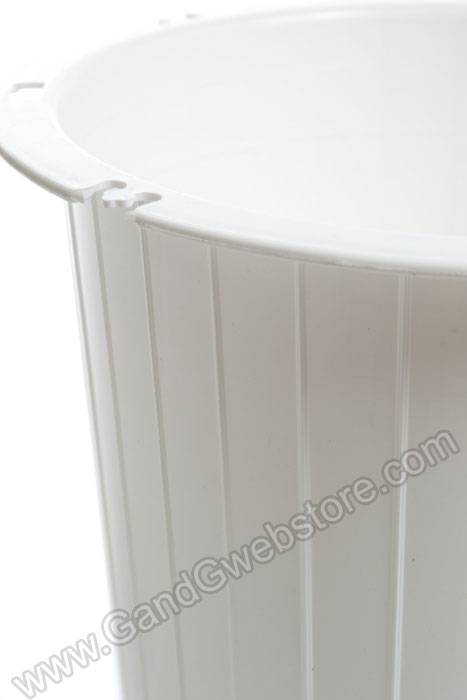 8.5" X 7.5" Plastic Funeral Basket (White)