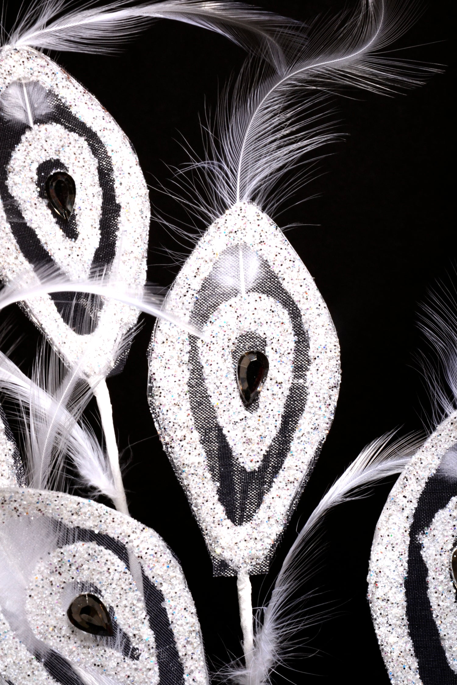 31.5" Peacock Feather Spray W/Glitter White