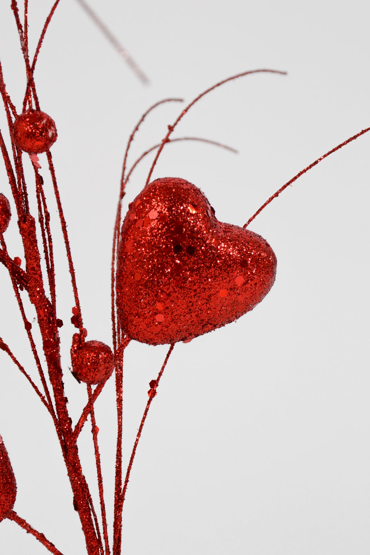 17" Glitter Heart W/Rain Spray Red