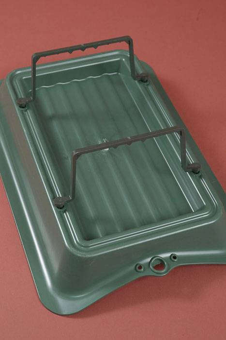 14&quot; X 10&quot; Plastic Single Saddle Tray Green