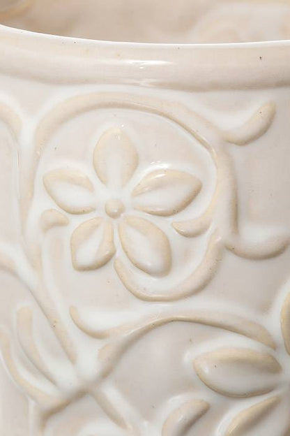 4.75" Embossed Pottery White