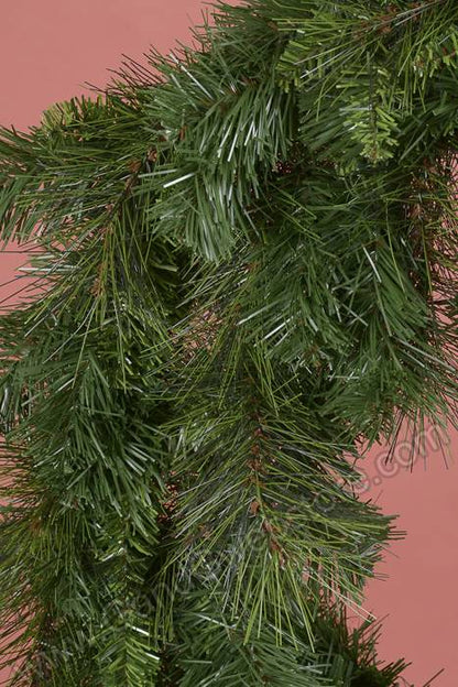 30" Belgium Pine Mix Wreath Green