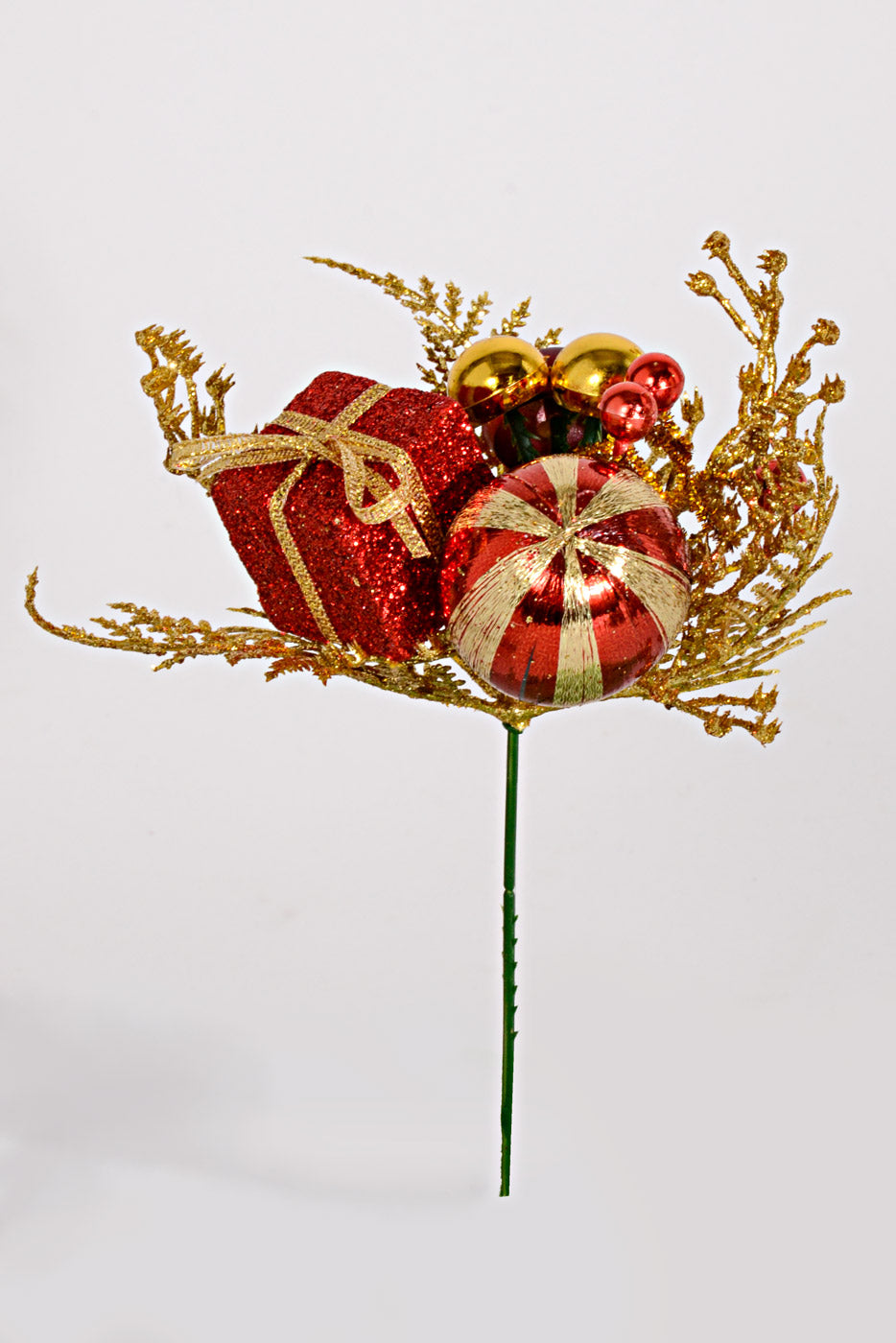 7" Ball Giftbox Cedar Pick Red/Gold Pkg/12