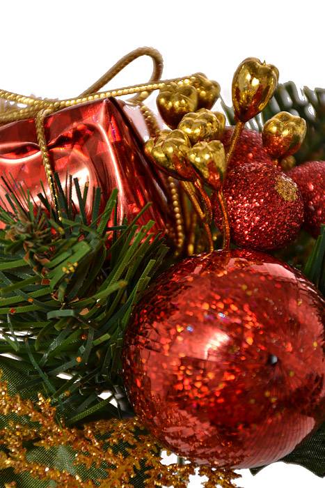 7.5" Holly Pine Pick W/ball/box/berry Red Pkg/12