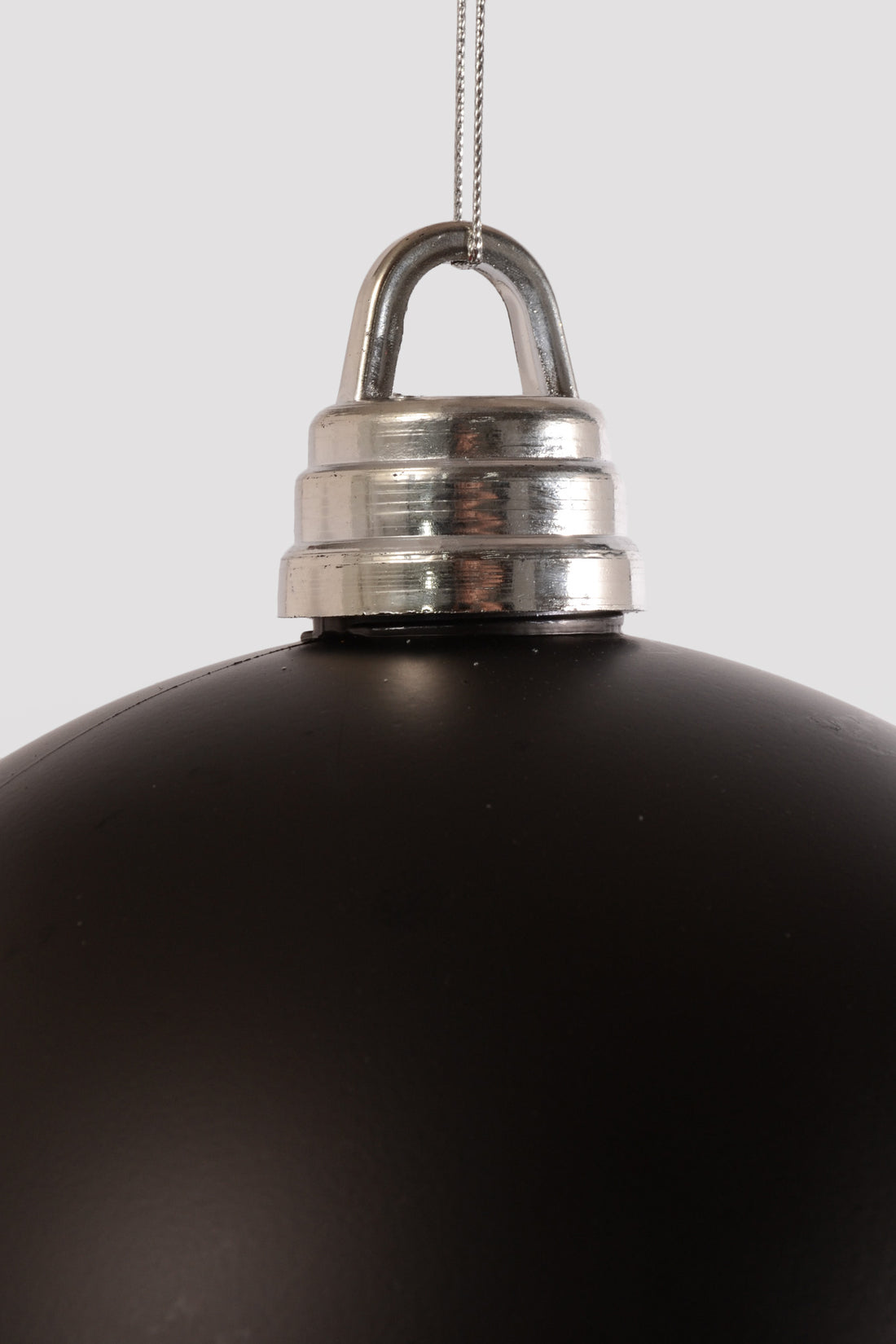 250MM Matte Plastic Ball Ornament Black