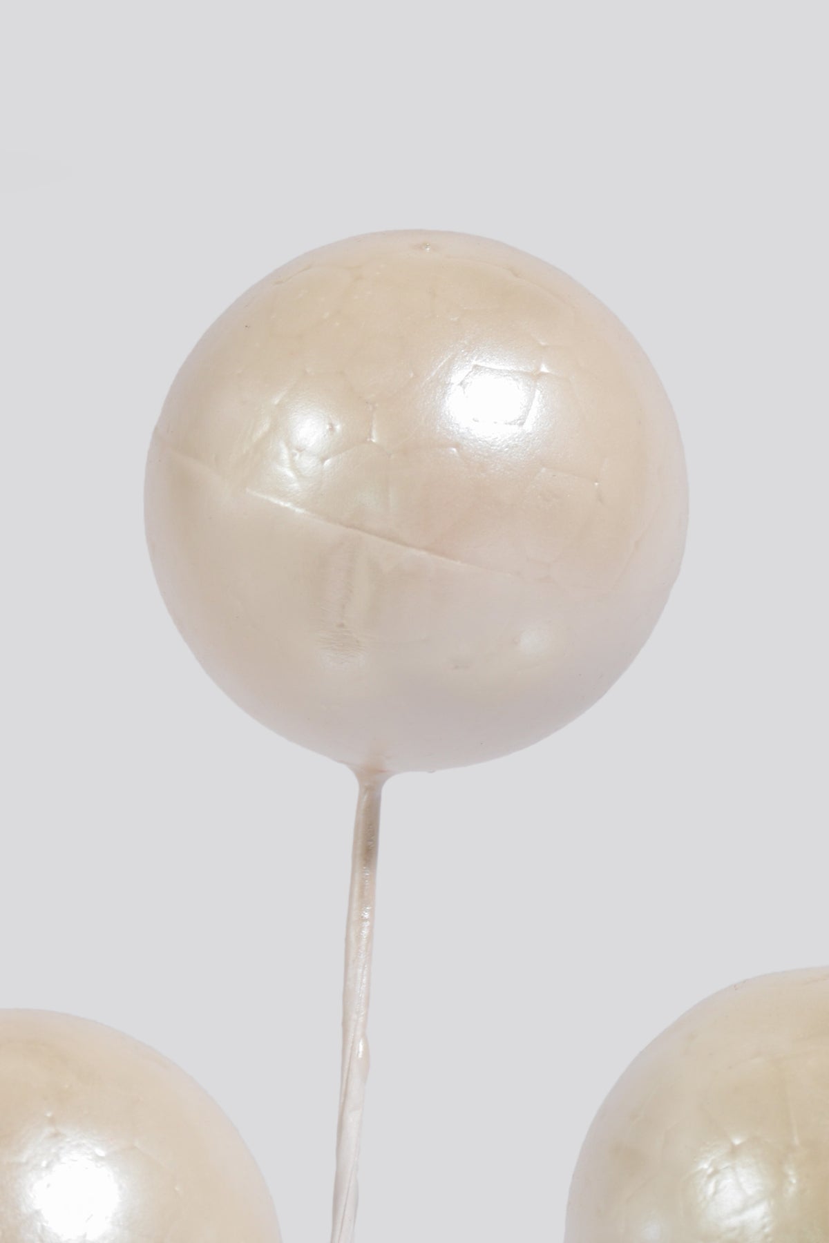 34" Metallic Balls Stem White