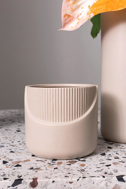 5.5 " X 5" Halen Pot Champagne