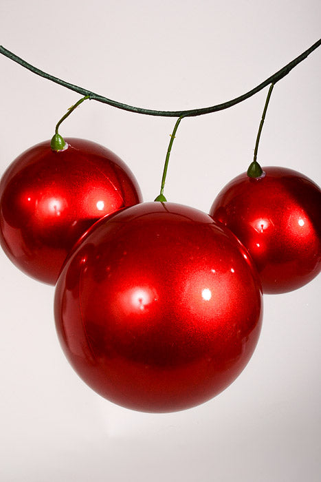 6Ft Plastic Shinny Ball Garland Red