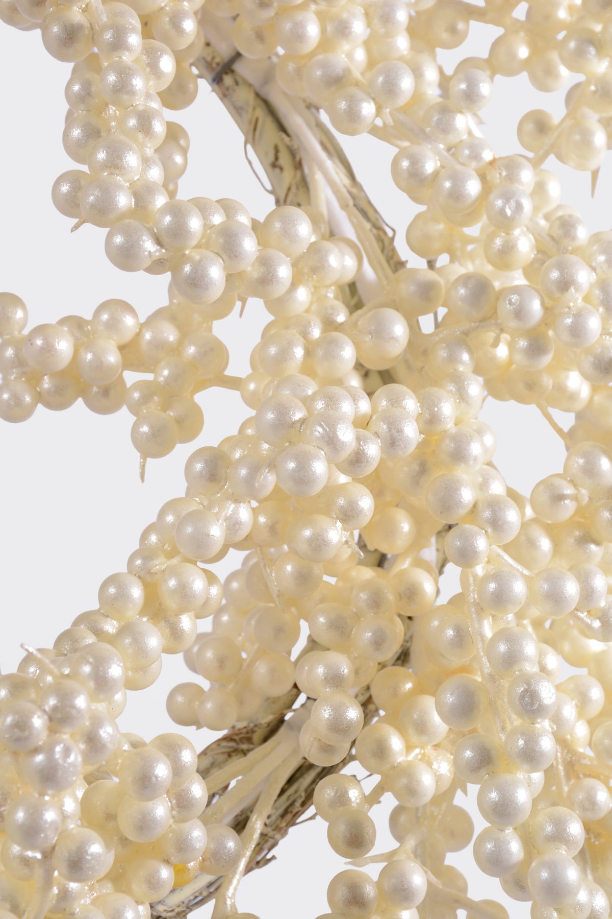 20" Pearl Twig Wreath Pearl White