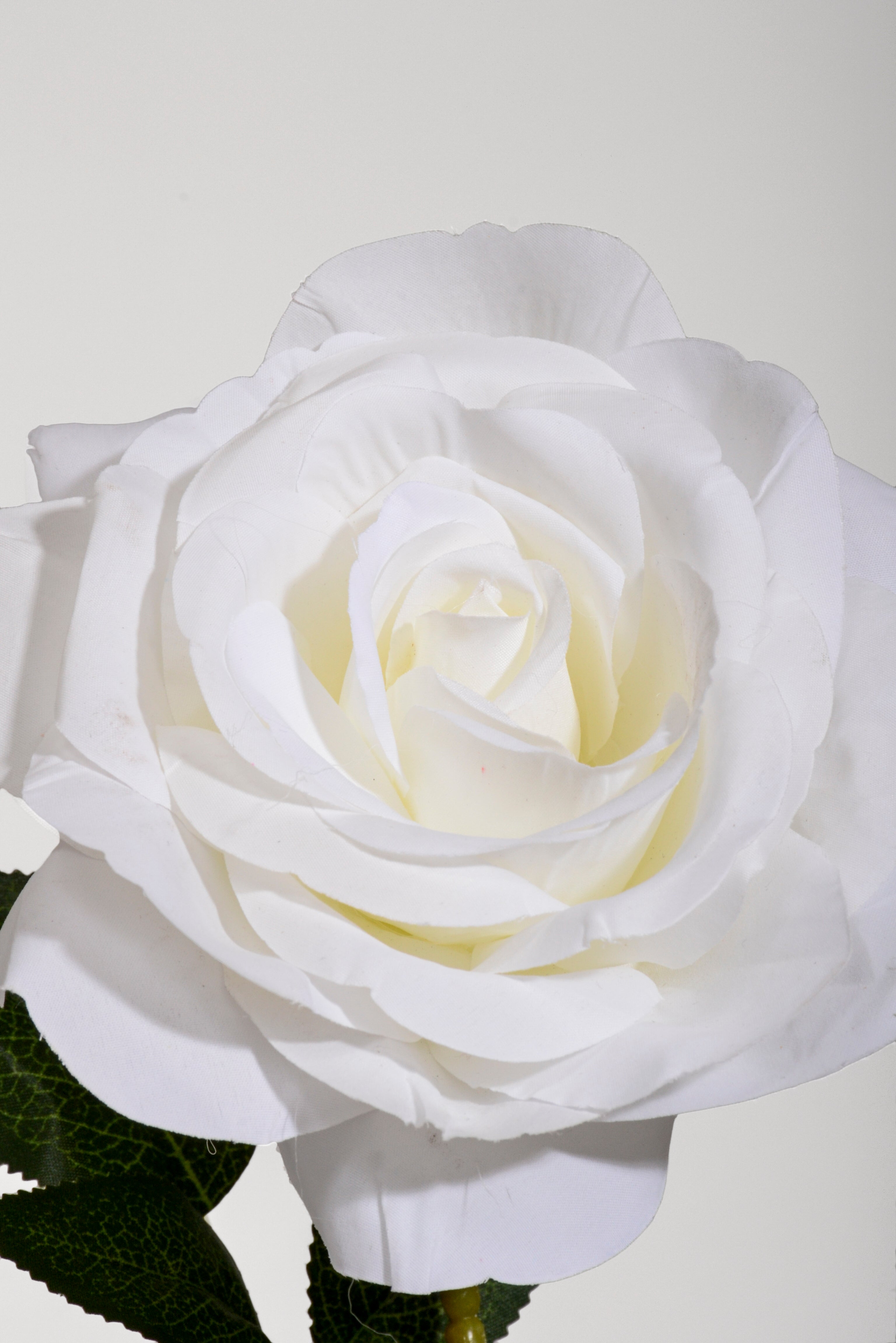 26" Silk Rose Spray White