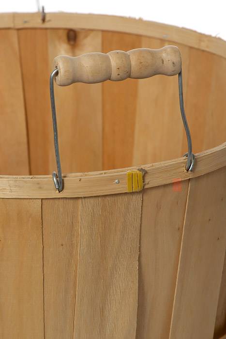 11" X 11"  Rnd Spwd Bushel W/wire Hdl Beige