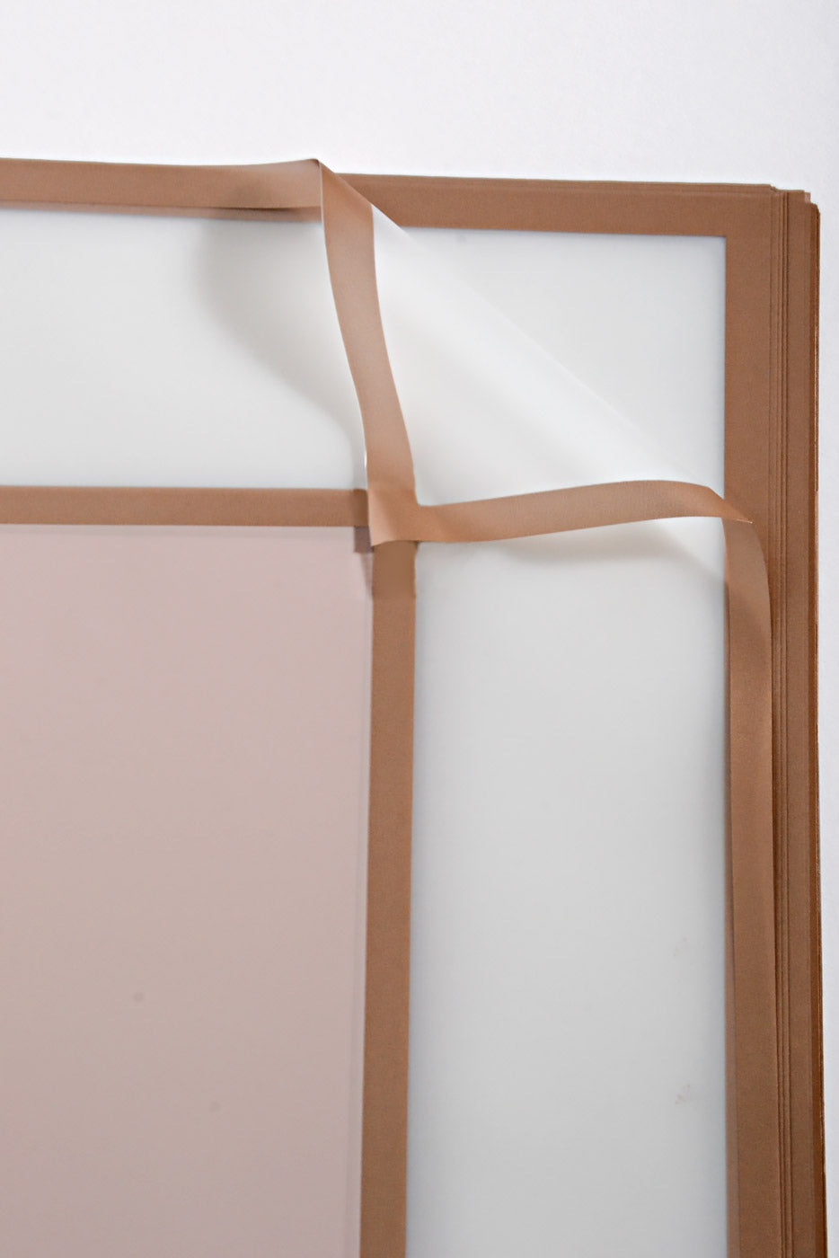 22.5" Champagne Edge Flower Wrap Anti Mauve/White Pkg/20