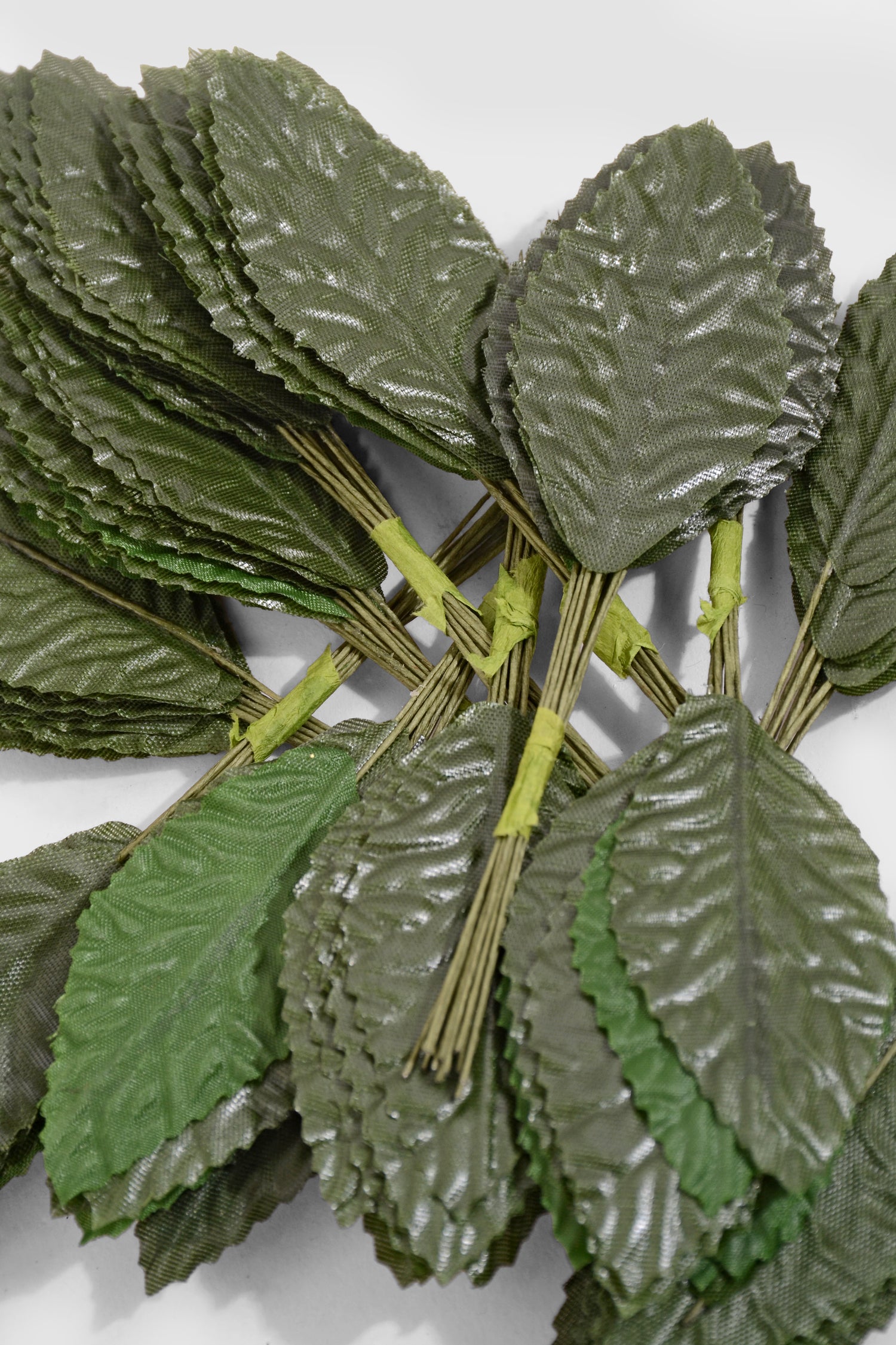 2.75" Corsage Leaves Green Pkg/144