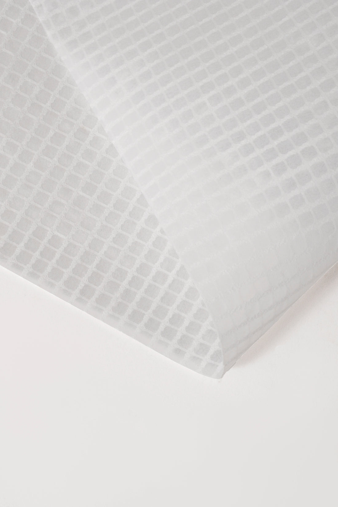 22.5" Flower Wrap Paper White Pkg/15