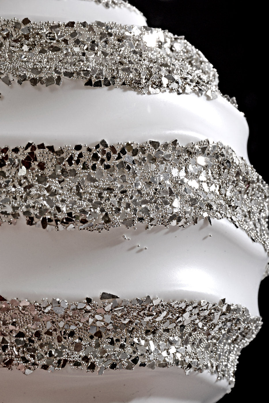 150MM Plastic W/Sequin Ball Ornament Silver/White