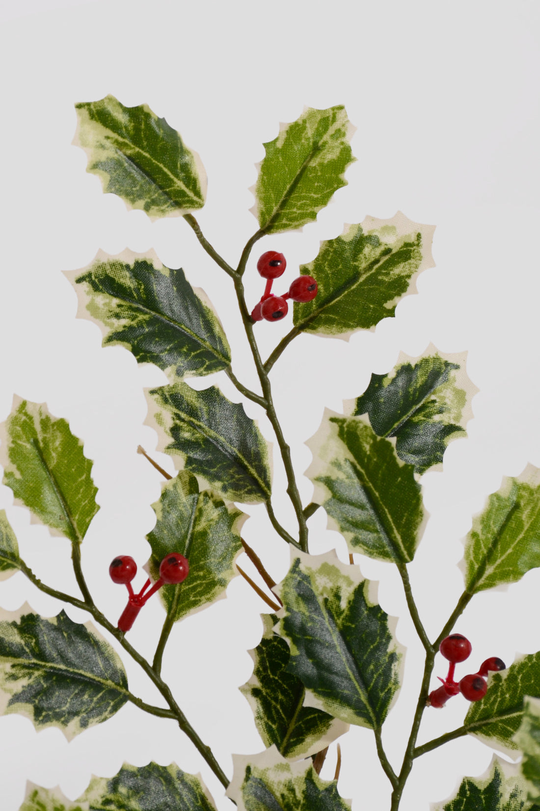 19" Mini Holly Spray (Green/White)