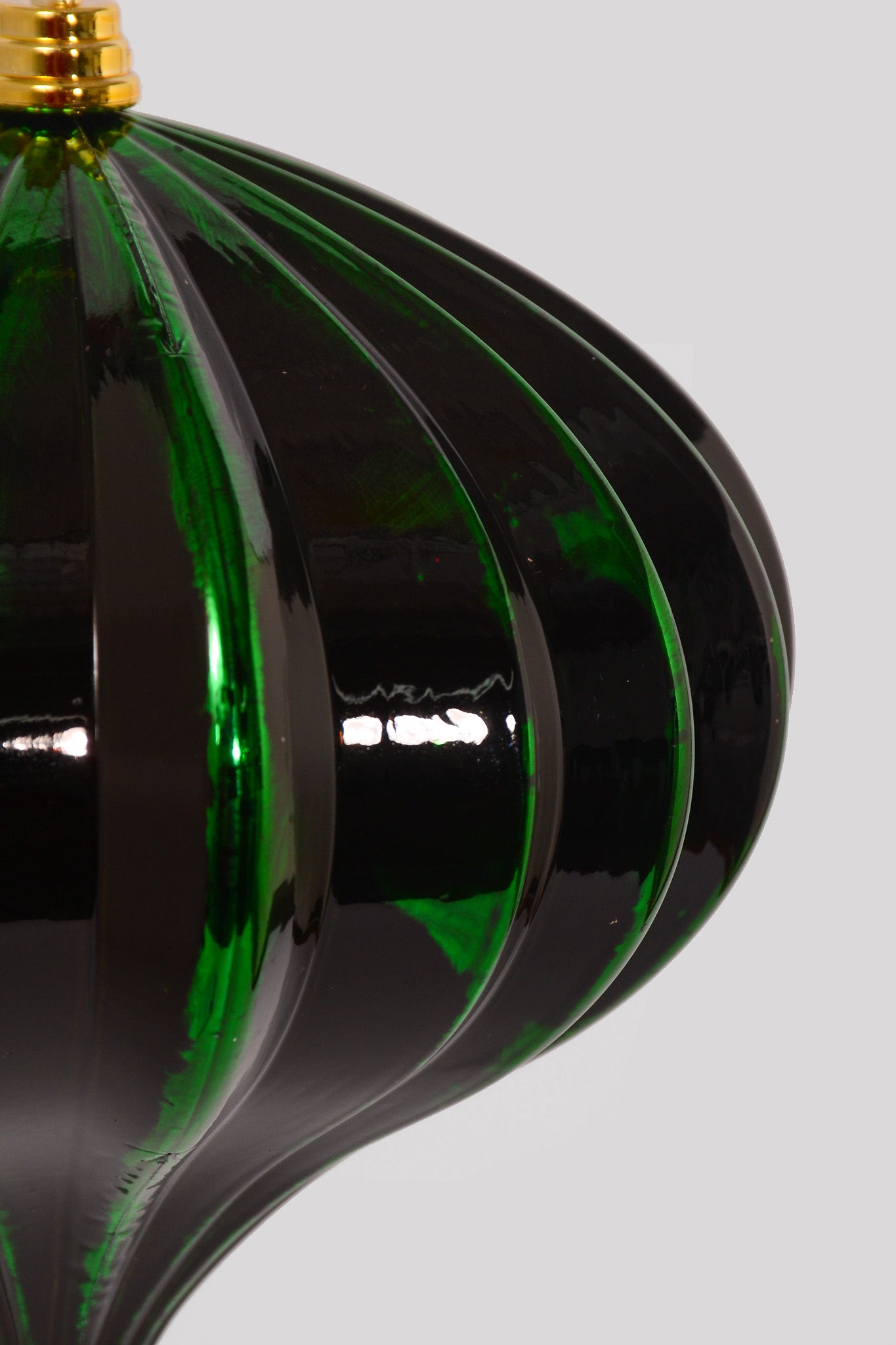 150MM Plastic Ornament Stripe Onion Green/Black
