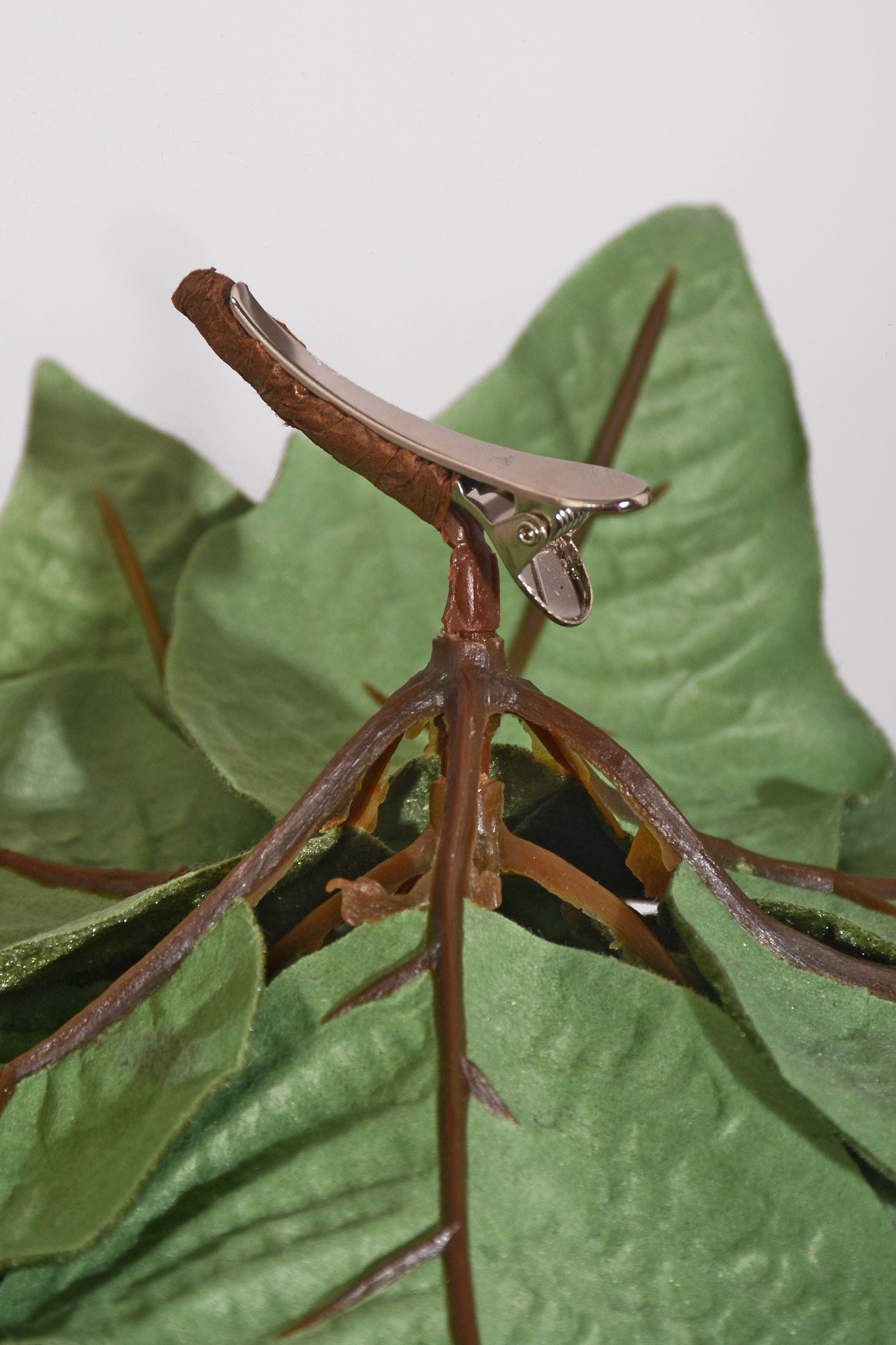 10" Velvet Poinsettia With Clip Green