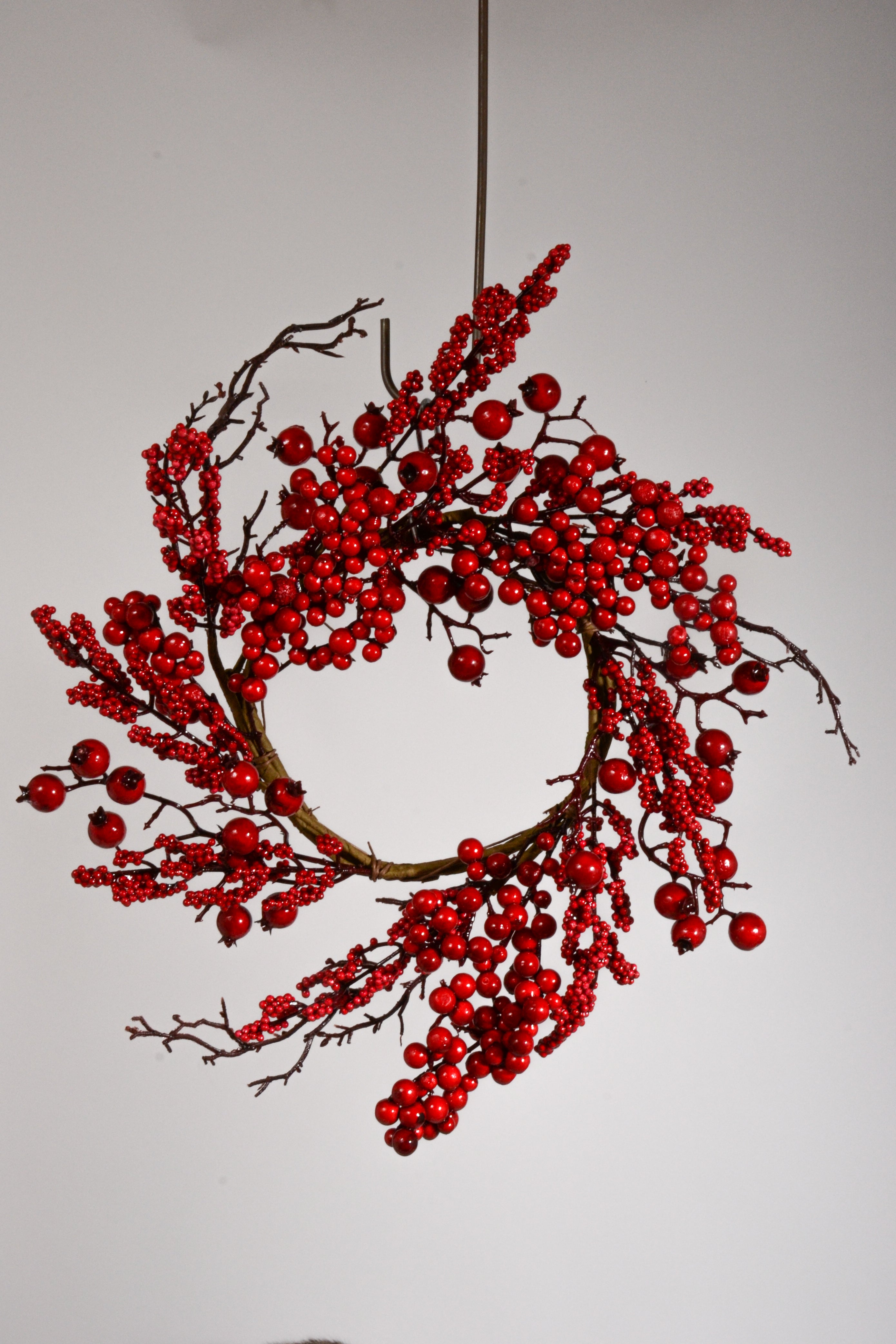 16" Berry Candle Ring Red