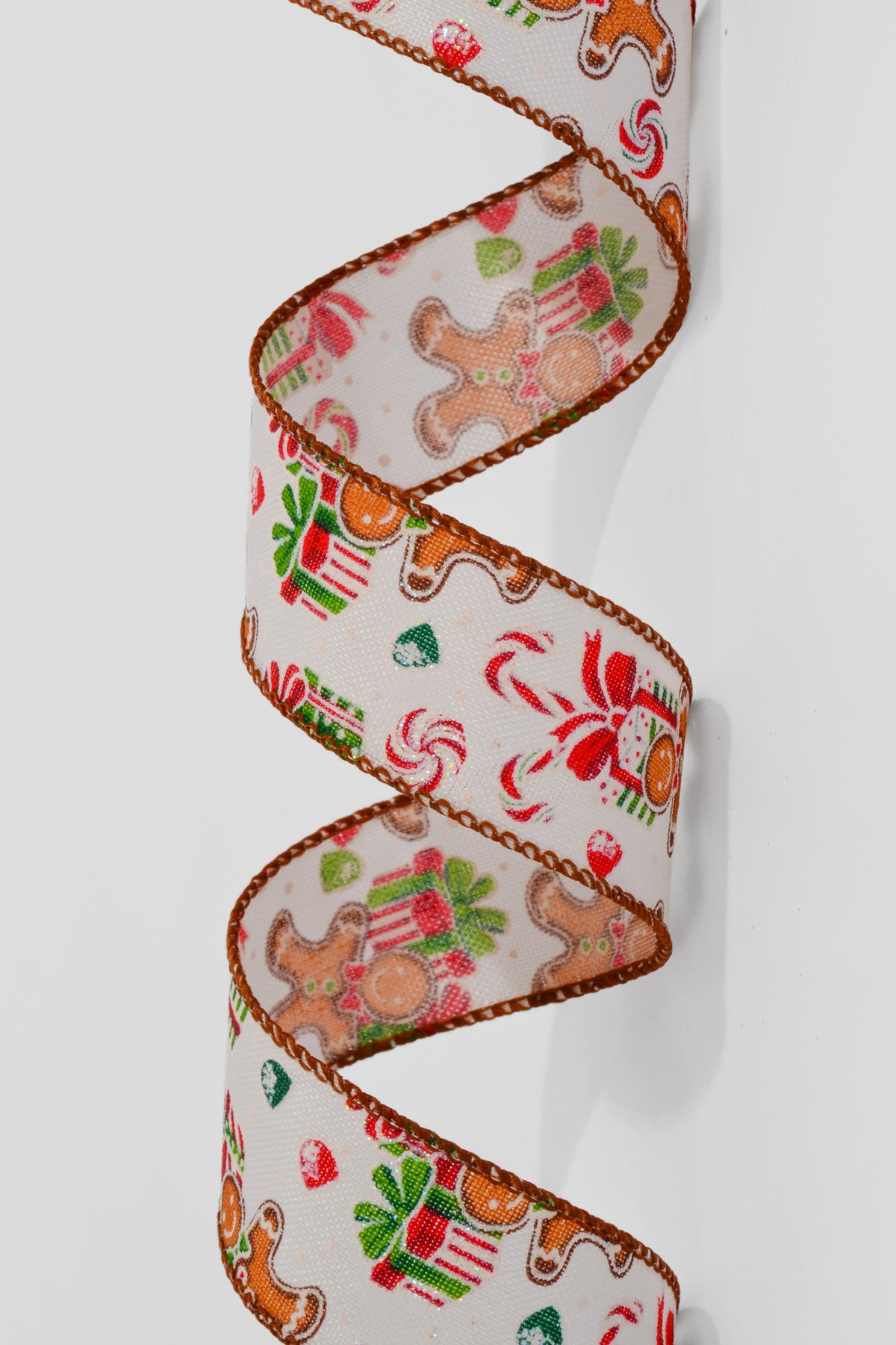1.5" x 10Y Wired Ivory Linen/Gingerbread Presents