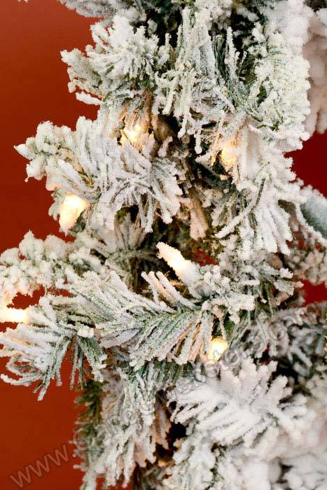 24" Light Flake Vail Wreath Green/white/clear Light Bulbs
