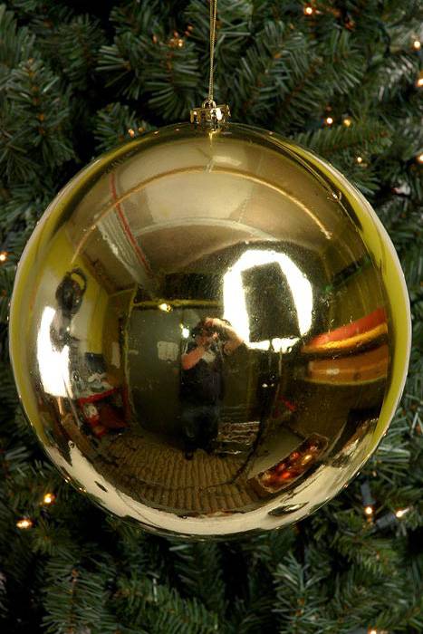 250mm Shiny Plastic Ball Gold
