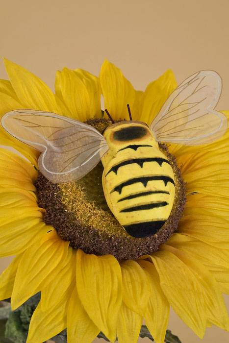 5" Jumbo Bees Yellow Pkg/6
