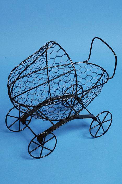 10" X 10.5" X 6.25" Wire 4-wheel Buggy Black