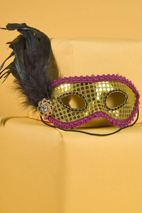 Feather Eye Mask W/feather Golden/fuchsia/black
