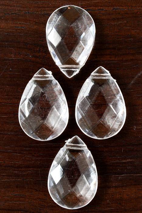 27mm Acrylic Tear Drop Hanging Clear Pkg/40
