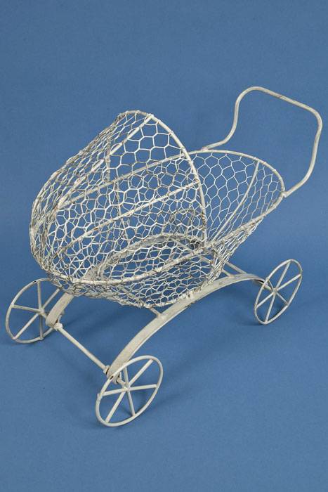 16" X 12.5" X 7.5" Wire 4-wheel Buggy White