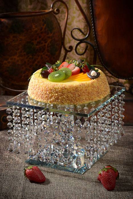 9.75" X 7.5" Squared Glass Cake Stand W/acrylic Beads Clear