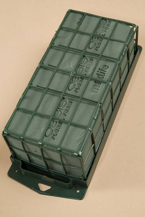 9" X 4.5" X 3" Tribute Cage Holder