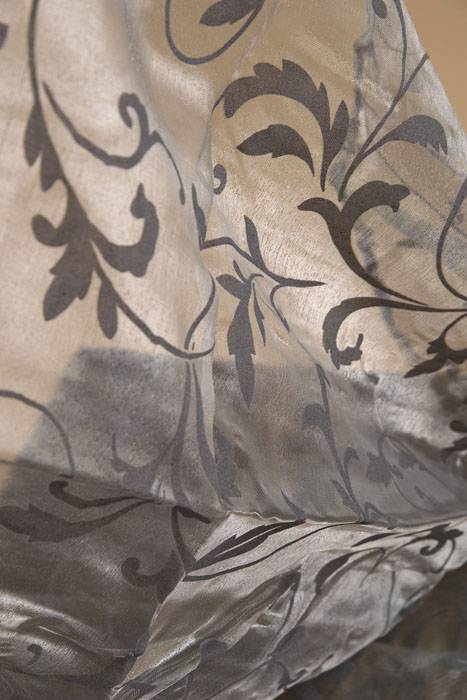 25" X 3yds Sheer Damask Sheet Silver