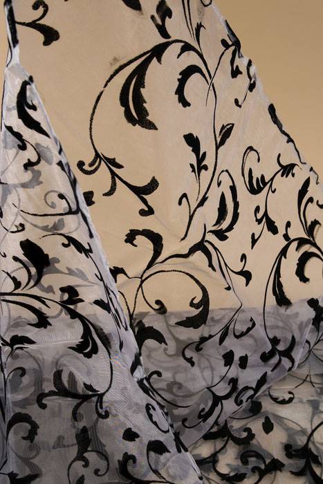 25" X 3yds Sheer Damask Sheet Black/white
