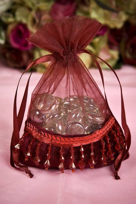 4.5" X 6" Organza/velvet Pouch W/bead Burgundy Pkg/12