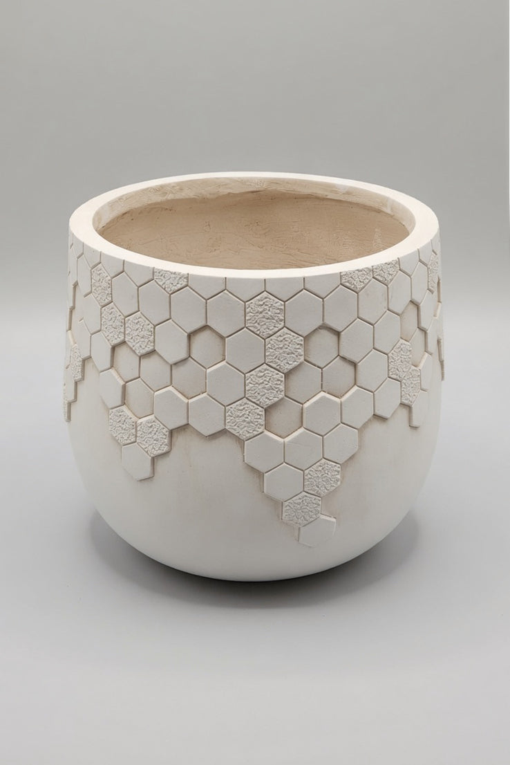 19" X 16.5" Round Pot White