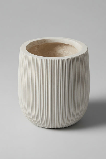 17" X 19.5" Round Pot White