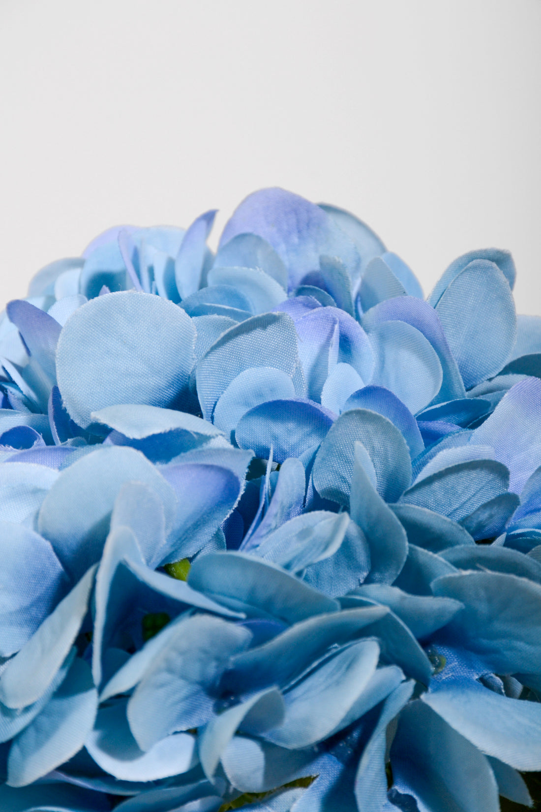 18.5" Silk Hydrangea Stem W/2 leaves Blue