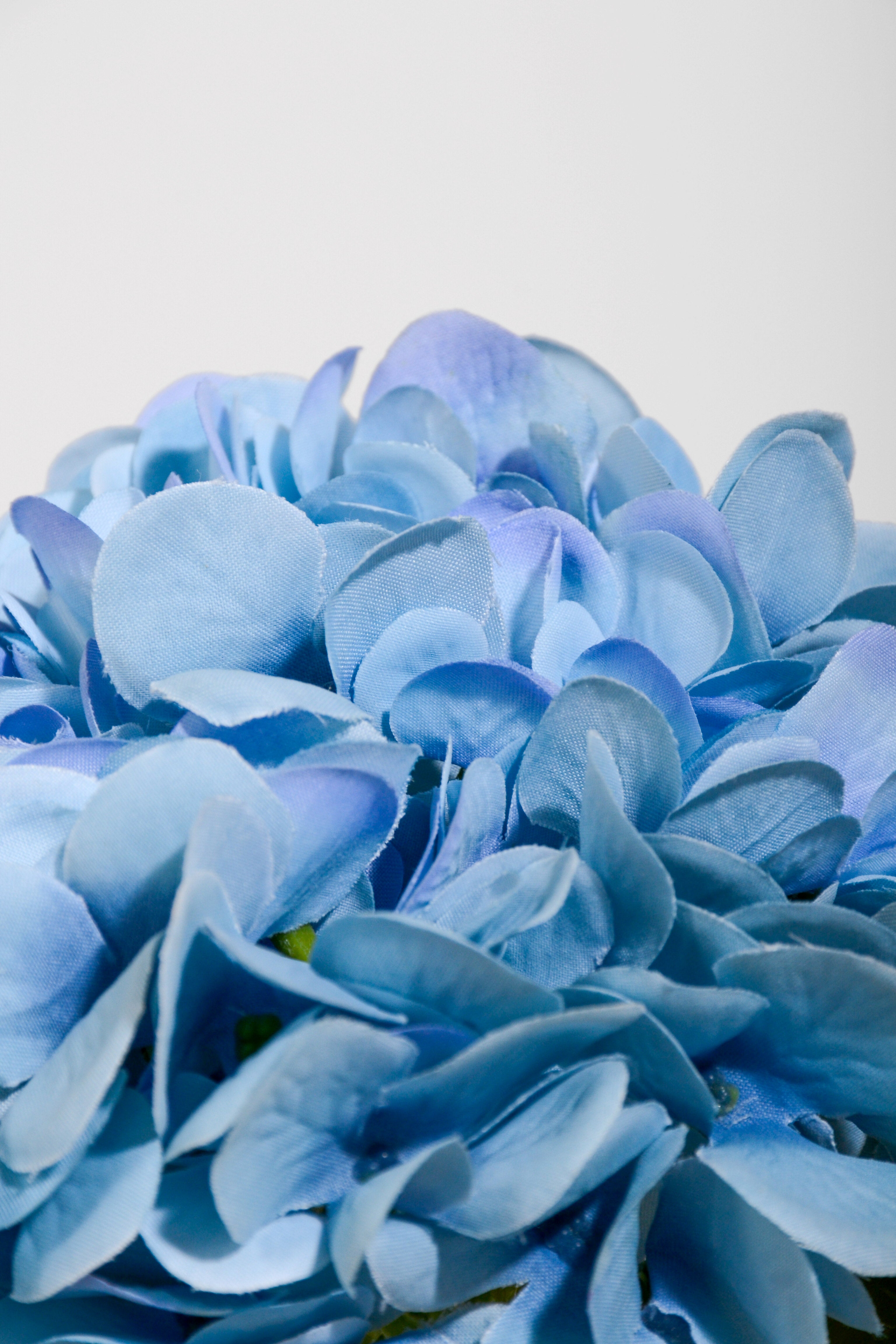 18.5" Silk Hydrangea Stem W/2 leaves Blue