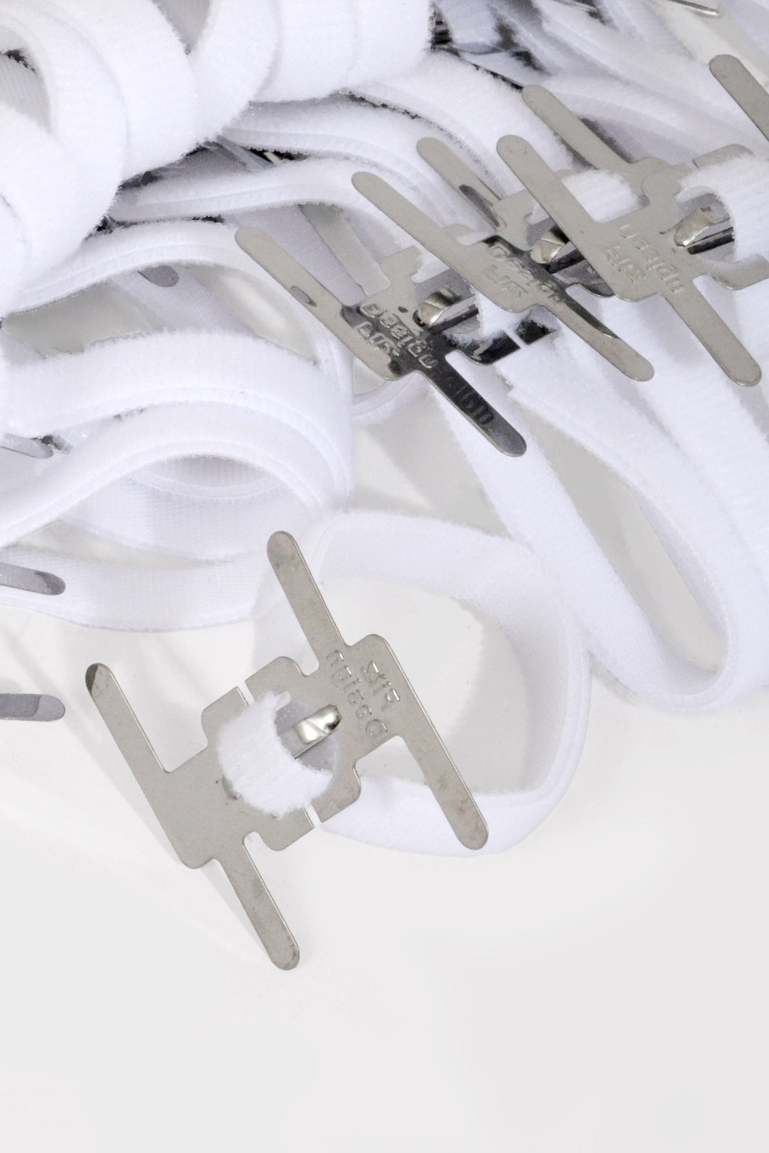 Lady Wristlet Velcro Clip White Pkg24